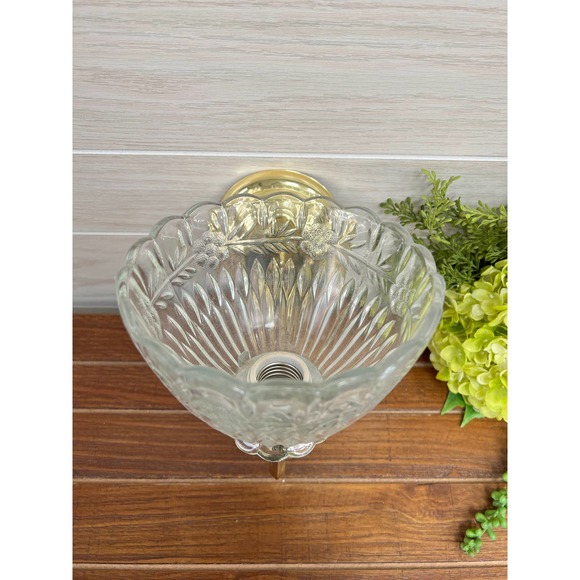 Vintage Brass Hollywood Wall Sconce Light with Scalloped Glass Shade - Picture 6 of 10